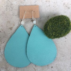 Leather Earrings E14